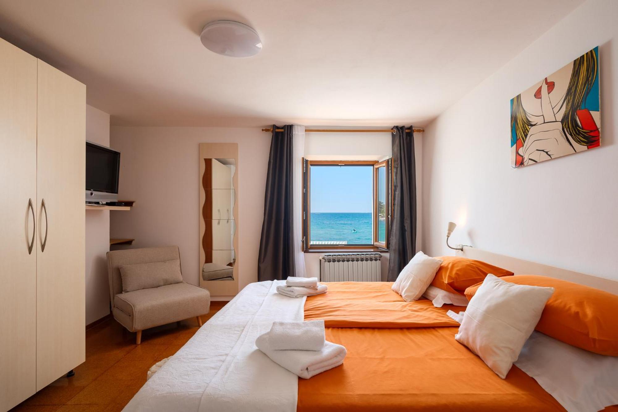 Beach House - Sea Breeze Porec Bagian luar foto