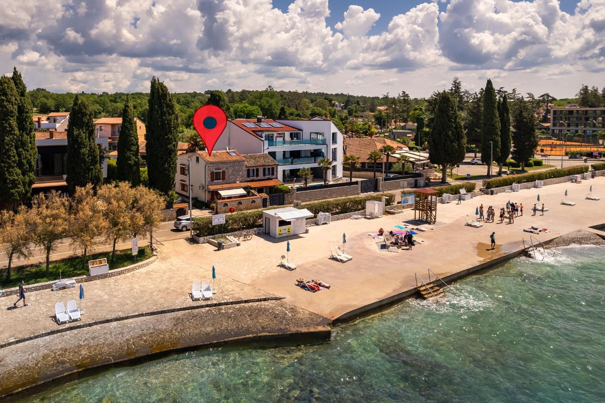 Beach House - Sea Breeze Porec Bagian luar foto